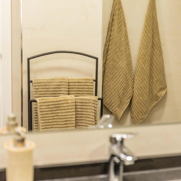Luxury Apartment Alcazaba by Nagoa Homes - Apartment - 4