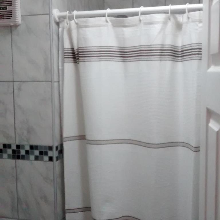 Casa Huespedes Angoba - Habitación Doble con baño privado - 4