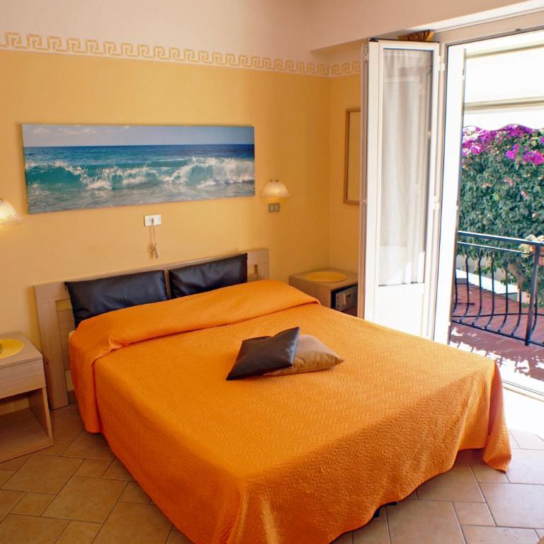 Albergo La Pineta - Camera Matrimoniale/Doppia con Letti Singoli con Vista Mare - 7