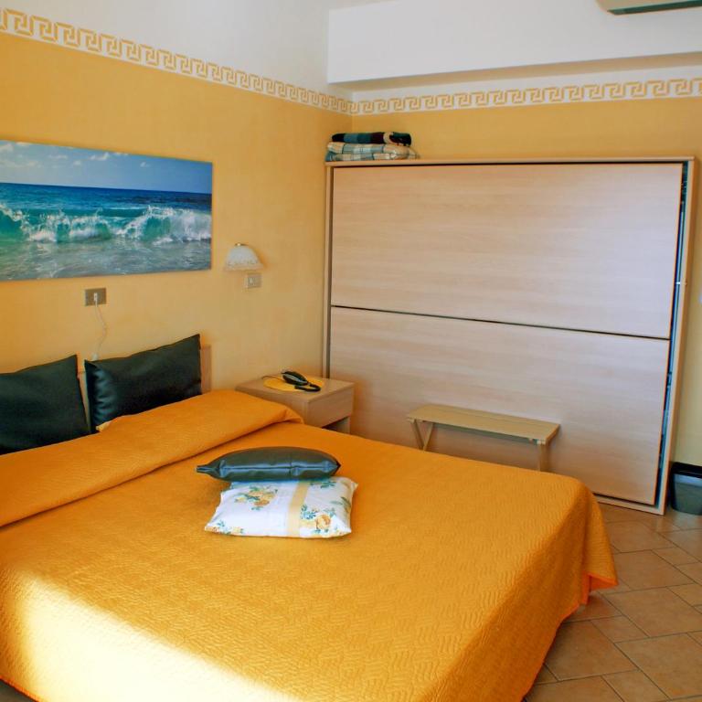 Albergo La Pineta - Camera Matrimoniale/Doppia con Letti Singoli con Vista Mare - 2