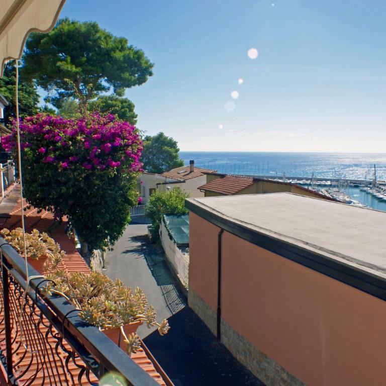 Albergo La Pineta - Camera Matrimoniale/Doppia con Letti Singoli con Vista Mare - 9