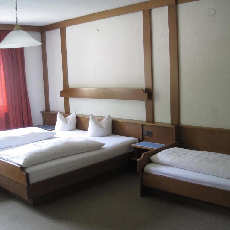 Gästehaus Braunegger - Dreibettzimmer - 5