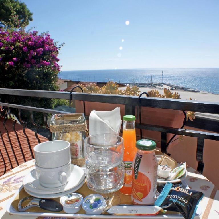 Albergo La Pineta - Camera Matrimoniale/Doppia con Letti Singoli con Vista Mare - 3