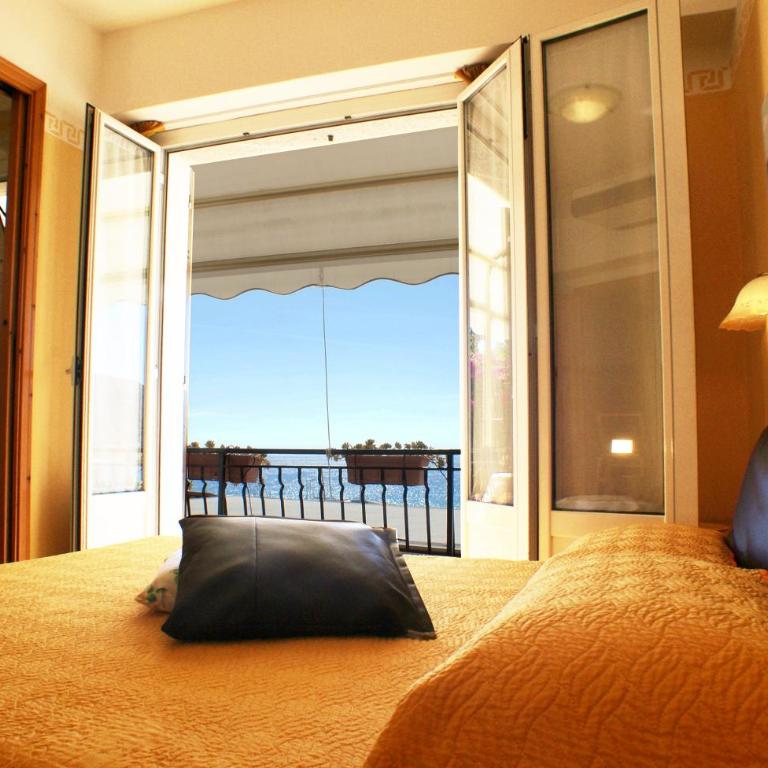 Albergo La Pineta - Camera Matrimoniale/Doppia con Letti Singoli con Vista Mare - 8