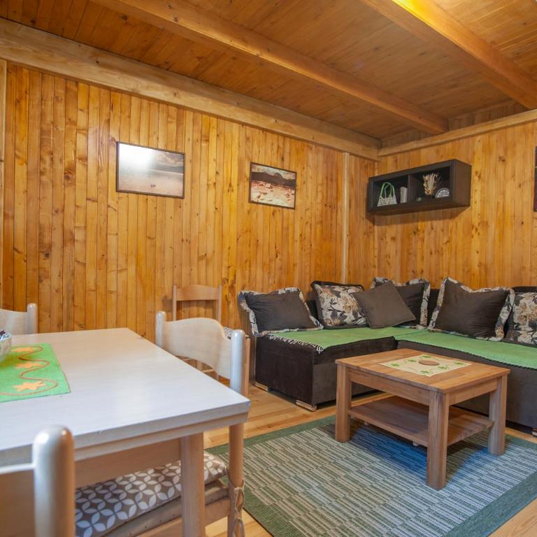 Woodland ABC - Two-Bedroom House - 11