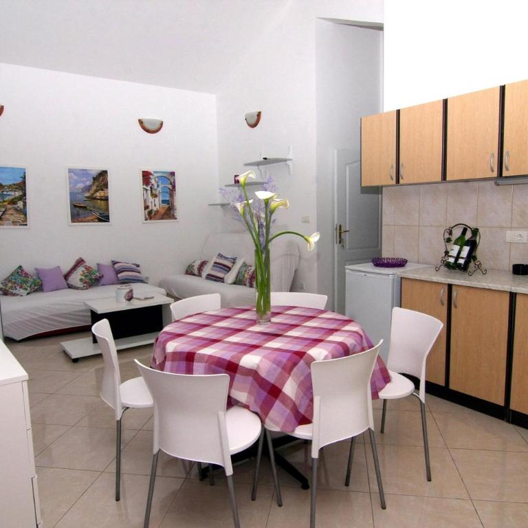 Nikic Apartments - Komfor Apartman s 1 Spavaćom Sobom i Balkonom - 16