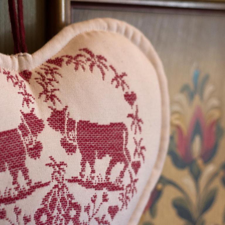 Dreimäderlhaus - Das vegetarische Boutique Hotel - Standard Doppelzimmer mit Balkon und Straßenblick - 10