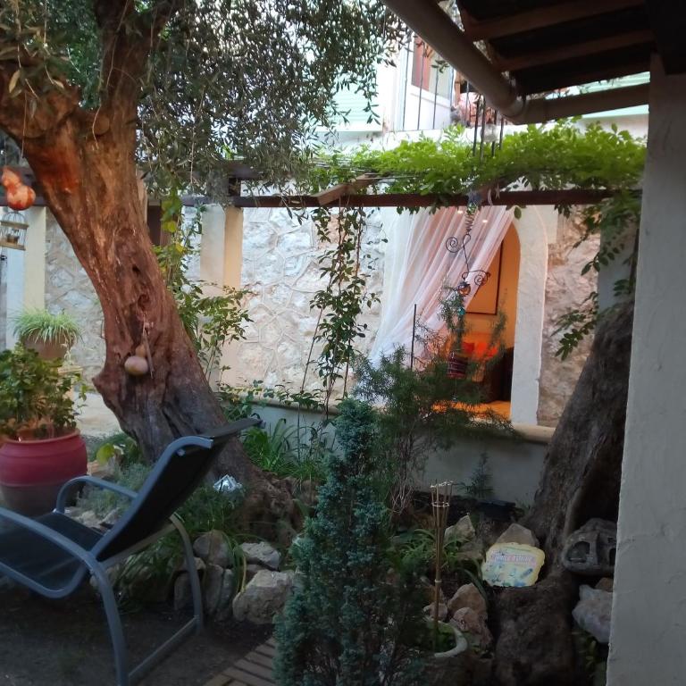 2 pièces, Proche centre ville, GIP ASFO, Jardin et Parking Privatifs - Appartement - 2