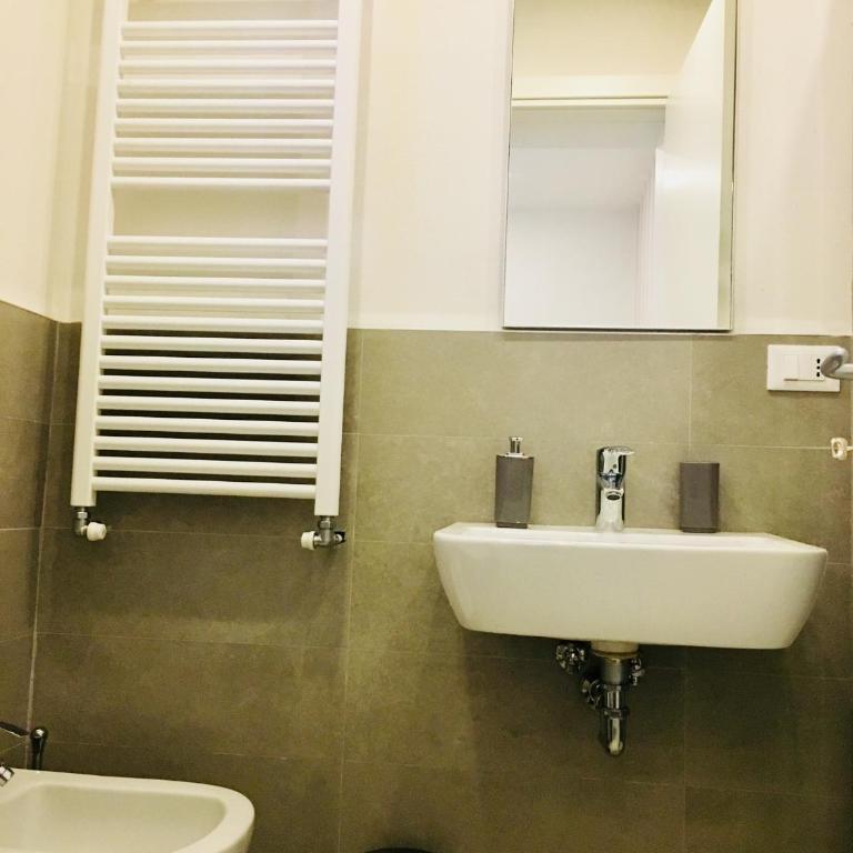 Oriani 20 - Appartamento con 2 Camere da Letto - 28