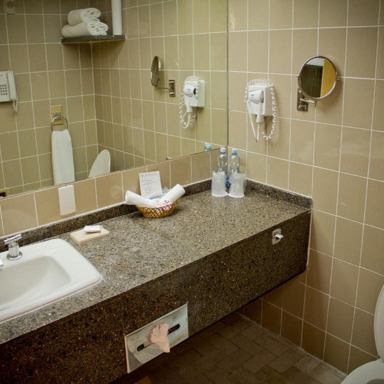 Sevilla Palace - Standard Double Room with Two Double Beds - 2
