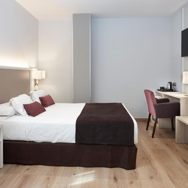 Hotel Maestranza - Habitación Doble - 1 o 2 camas - 4