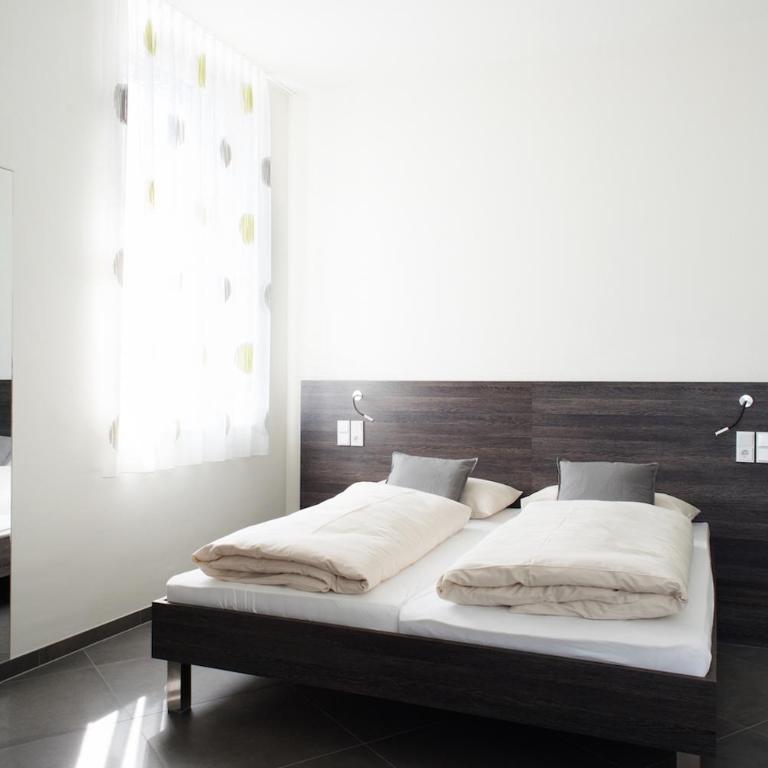 eee Hotel Traun - Standard Doppelzimmer - 5
