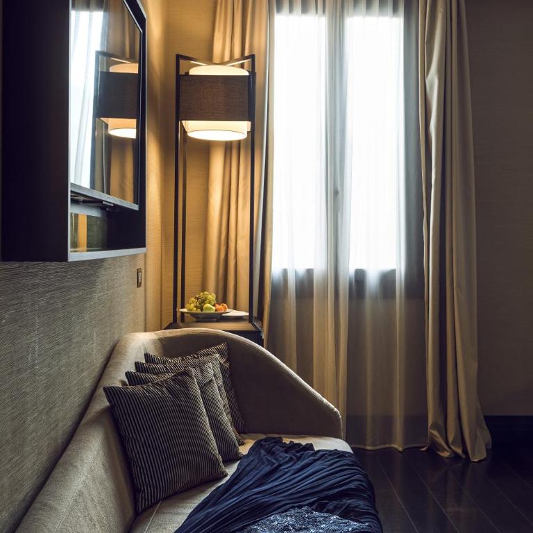 The Venice Times - Suite Open - 2