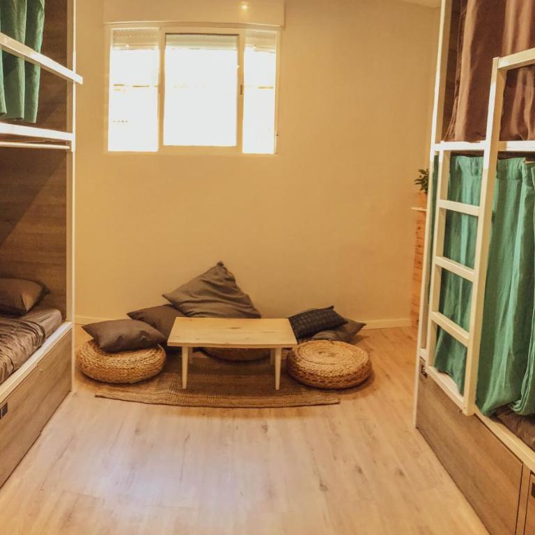 Cantagua Hostel - Bed in 10-Bed Mixed Dormitory Room - 4