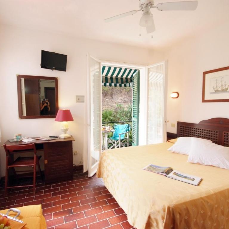 Hotel Antares - Camera Tripla con Vista Giardino - 1