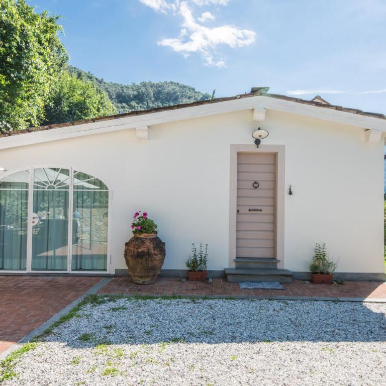 Exclusive beautiful pool house surrounded by greenery, modern, luxury finishes - Haus mit 3 Schlafzimmern - 28