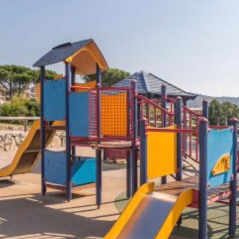 Appartement à Cap Estérel Village Pierre et Vacances Piscines et parking inclus - Studio - 50
