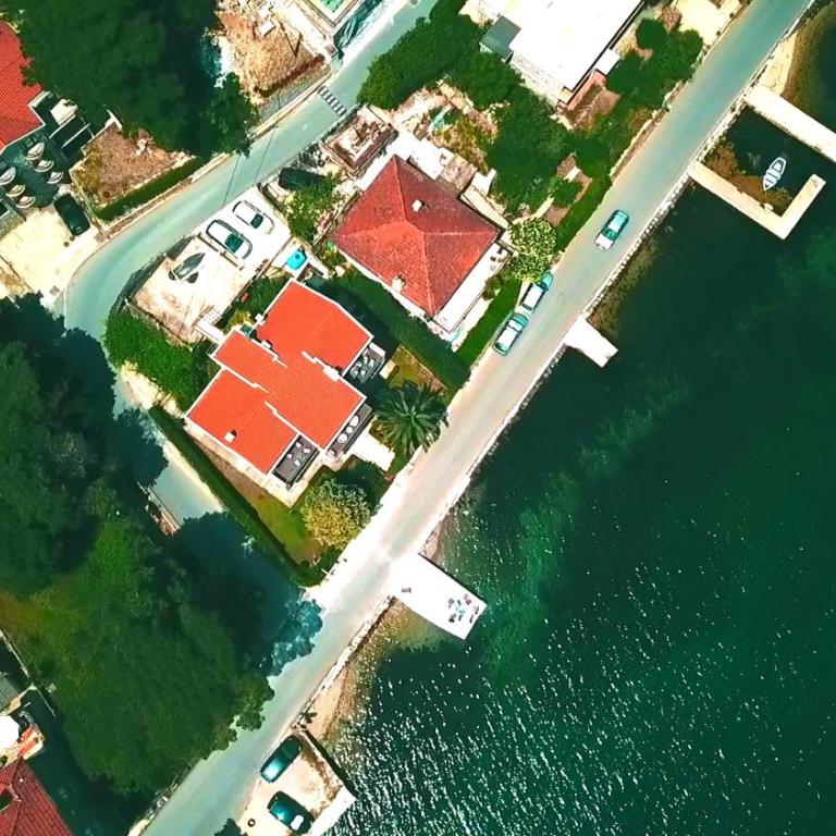 Seafront Apartments House 44 Private Balcony Old Town View - One-Bedroom Apartment with Sea View - 8