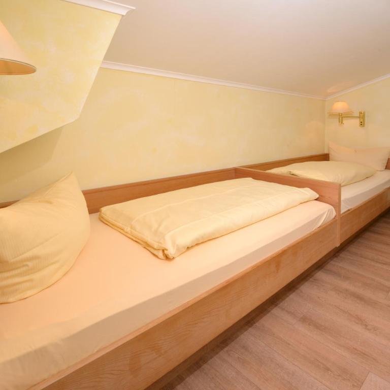 Sonnhof's Ferienresidenz - Familienzimmer mit Balkon - 3