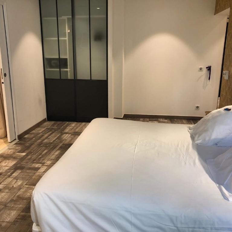 Hôtel Catalpa - Chambre Double - Accessible aux Personnes à Mobilité Réduite - 1
