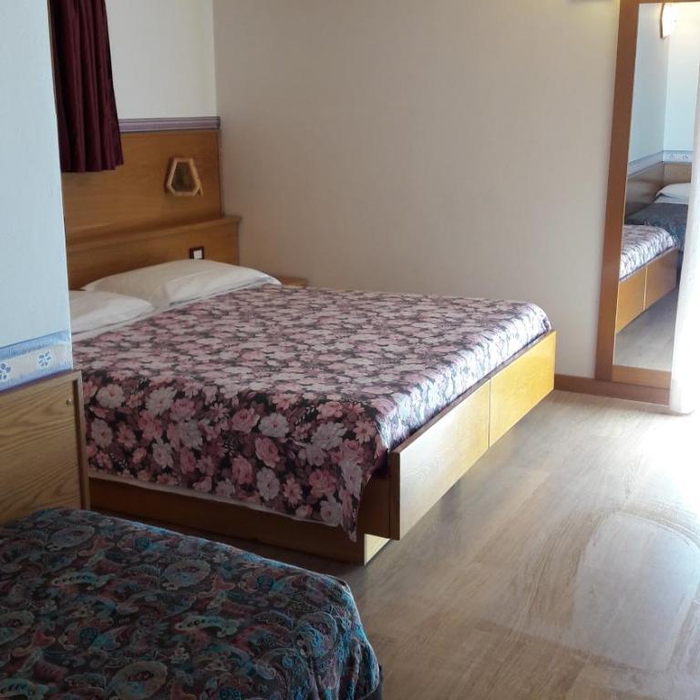 Hotel Edelweiss - Camera Tripla - 1