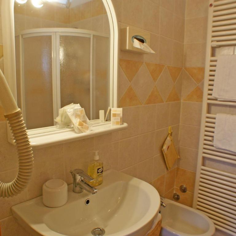 Albergo La Pineta - Camera Tripla Basic - 8