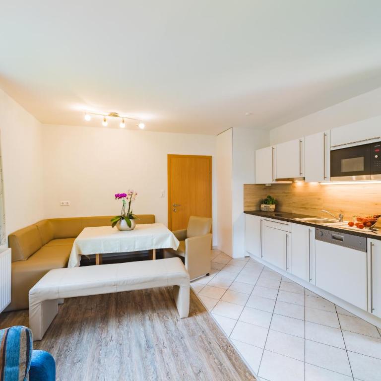 Ferienhäuser Tröster - Comfort Apartment mit zwei Schlafzimmern und Terrasse - 20