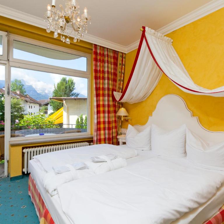 Wittelsbacher Hof Swiss Quality Hotel - Superior Doppelzimmer mit Bergblick - 4