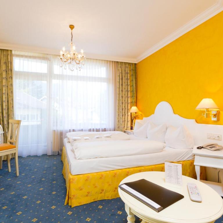 Wittelsbacher Hof Swiss Quality Hotel - Superior Doppelzimmer mit Bergblick - 5