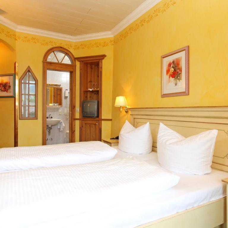 Wittelsbacher Hof Swiss Quality Hotel - Standard Zimmer mit Kingsize-Bett - 2