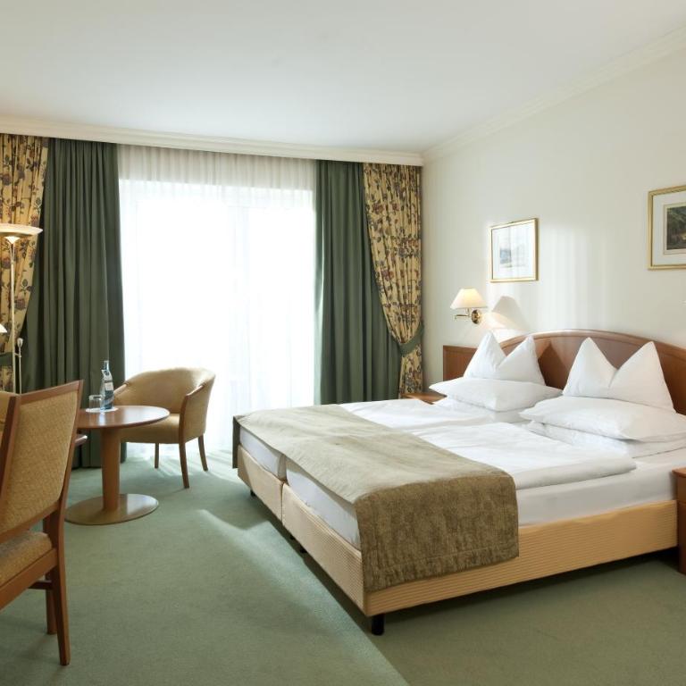 Hotel Warmbaderhof - Doppelzimmer Maibachl - 2