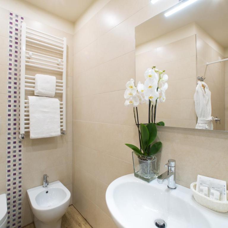 Hotel Montreal - Comfort Deluxe Double or Twin Room - 4