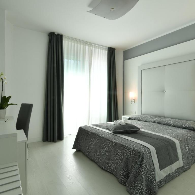 Hotel Europa - Camera Matrimoniale/ Doppia con Letti Singoli con Vista Mare e Pacchetto Spiaggia - 4