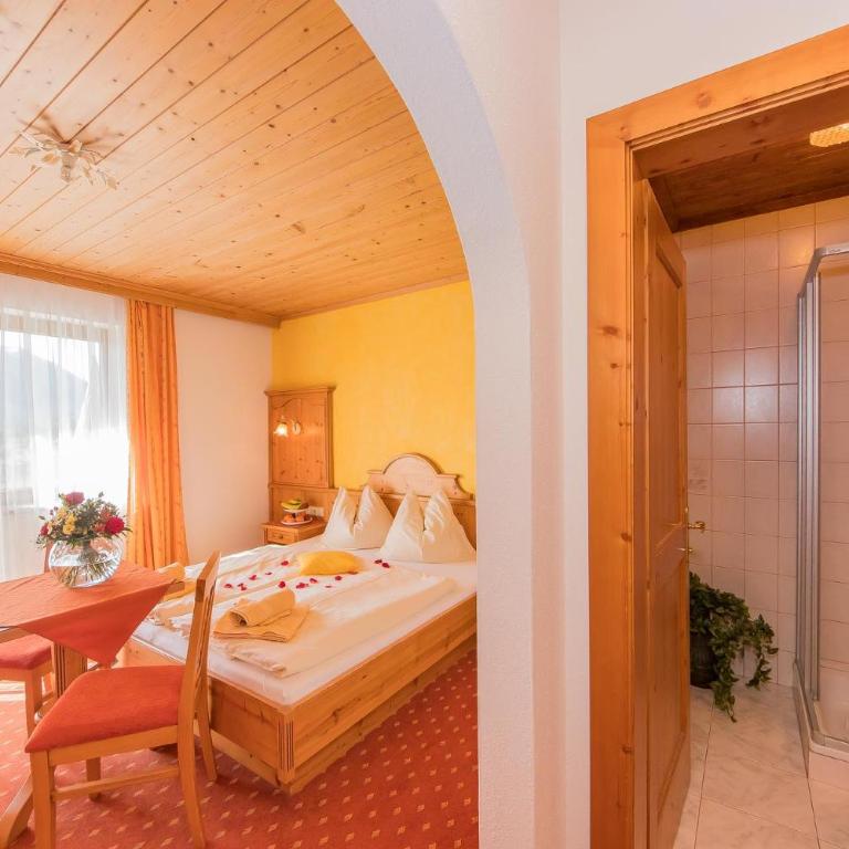Hinteraigengut - Doppelzimmer mit Dusche - 12