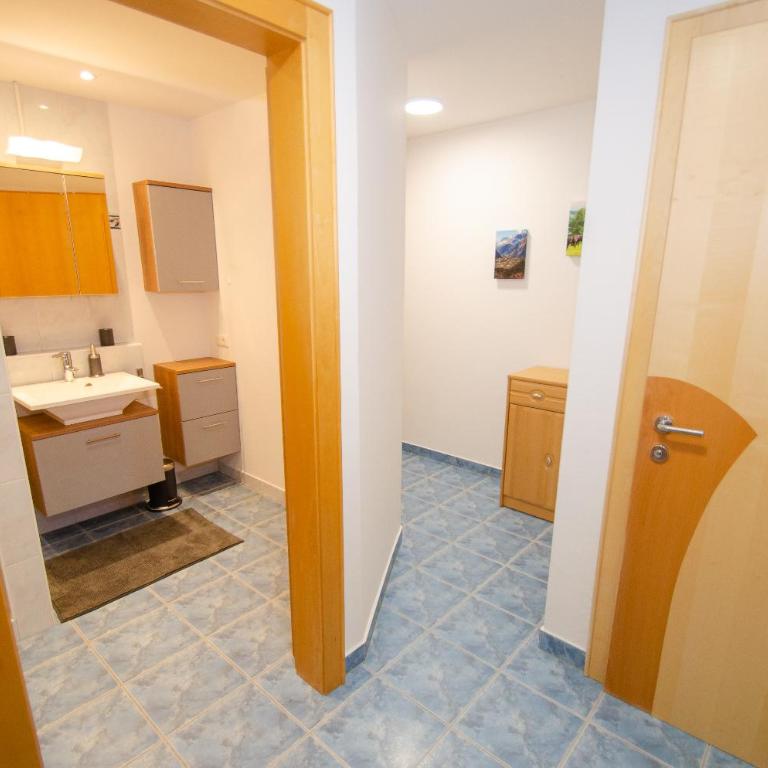 Panorama Apartments Bruck by All in One Apartments - Apartment mit Terrasse - 1