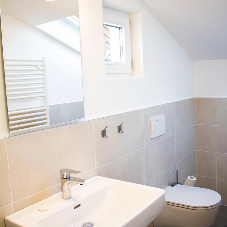 Schenna Garni Eden Bed & Breakfast - Camera Matrimoniale con Balcone - 6