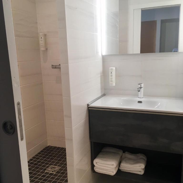 Best Western Adagio Saumur - Chambre Supérieure Lit Queen-Size - 14