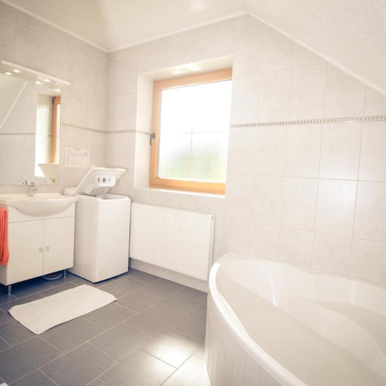 Ferienhäuser Inge und Seeblick - Apartment mit 2 Schlafzimmern und Seeblick - 13