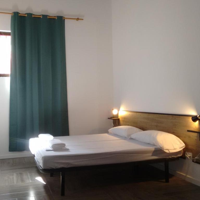 The Market Hostel - Standard Twin Room with Shared Bathroom - 7
