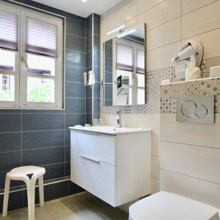 Hotel Restaurant Le Maréchal - Teritoria - Chambre Meublée 1 - Annexe - 7