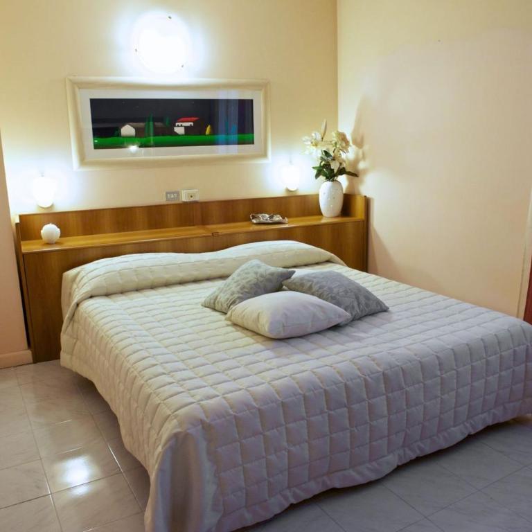 Hotel Europa - Camera Matrimoniale - 9