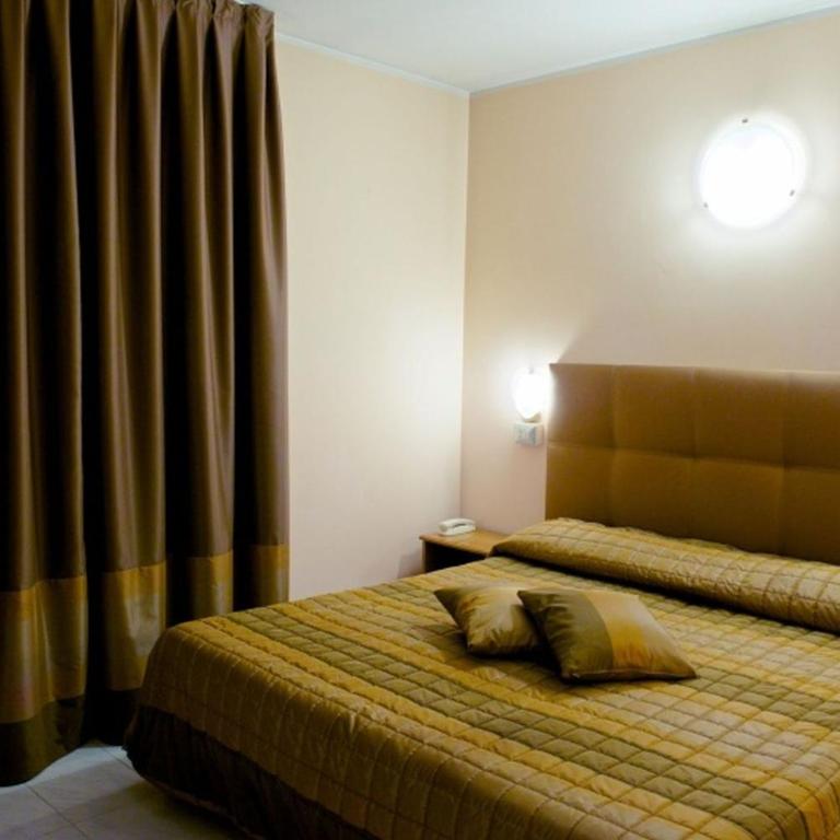 Hotel Europa - Camera Matrimoniale - 7