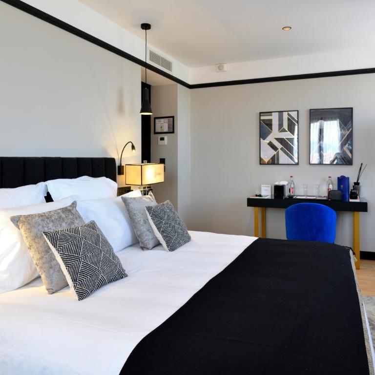Hôtel Restaurant le Touring - Chambre Double Supérieure - Vue sur Mer - 1