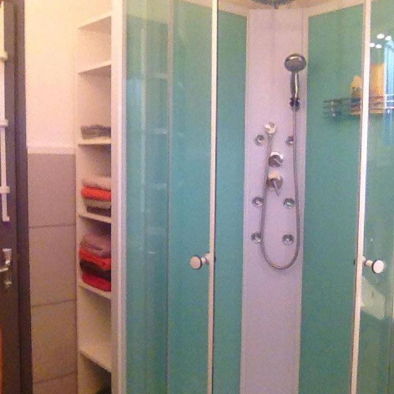 APPARTEMENT TOUT CONFORT AVEC PARKING FERMÉ - Apartment - 22