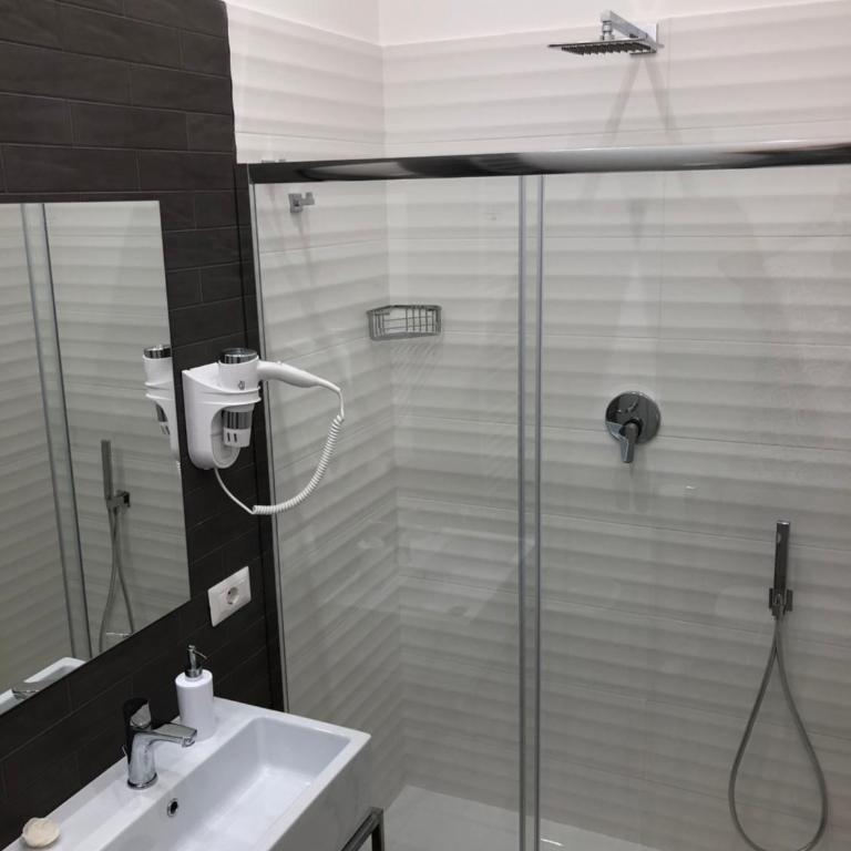 DOMO B&B - Camera Tripla Deluxe - 12