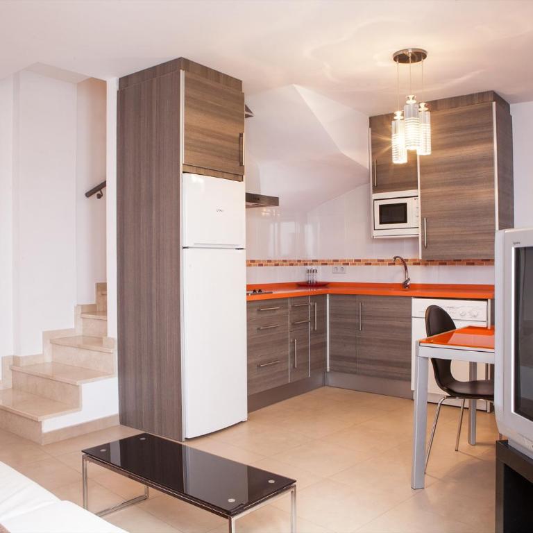 Real de Cartuja Apartments & Suites - One-Bedroom Suite - 1