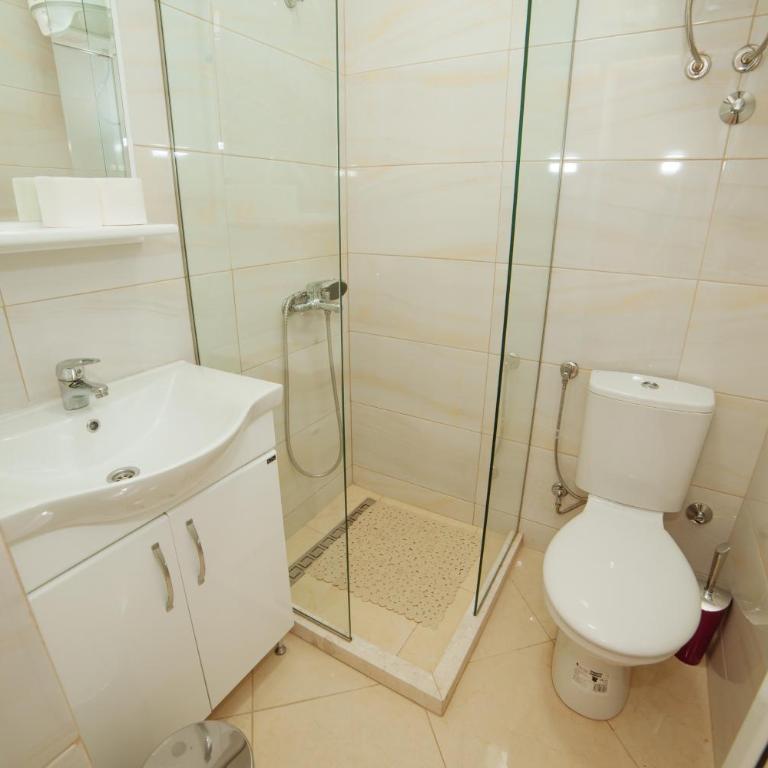 Apartments Panorama Alaj - Dvokrevetna Soba sa Bračnim Krevetom sa Balkonom i Pogledom na More - 27