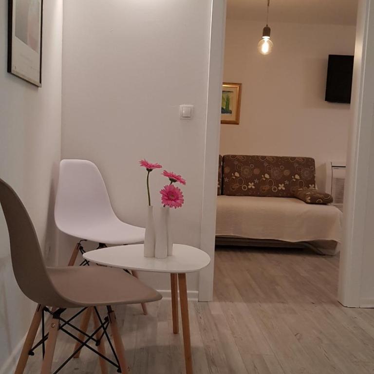Galeria Nura - Three-Bedroom Apartment - 24