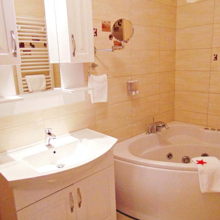 ApartHotel Belvedere Residence Becici Budva - Deluks Suite sa Pogledom na More - 10