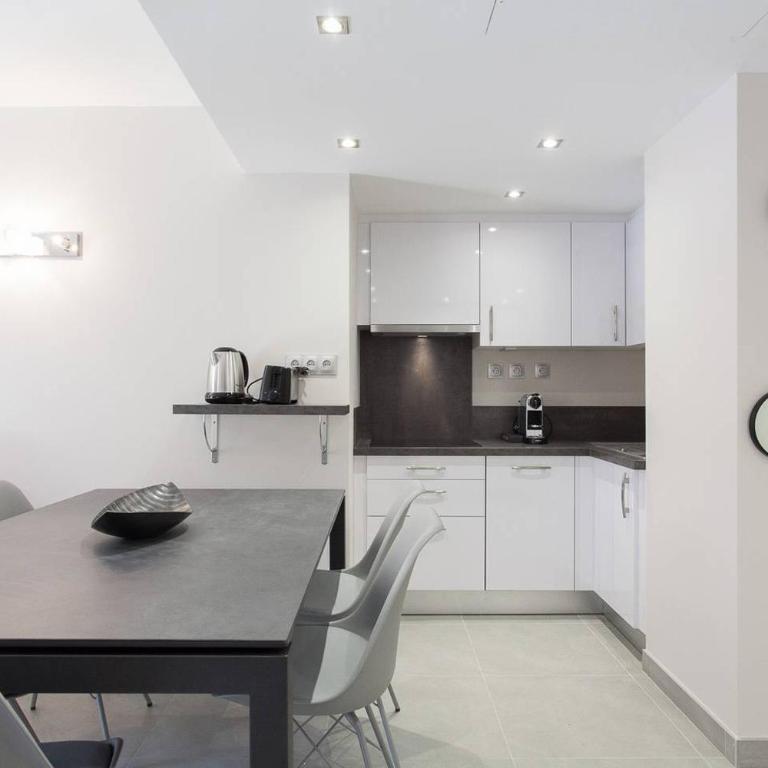 Carlton area: New 2 beds / 2 baths - Apartamento - 10